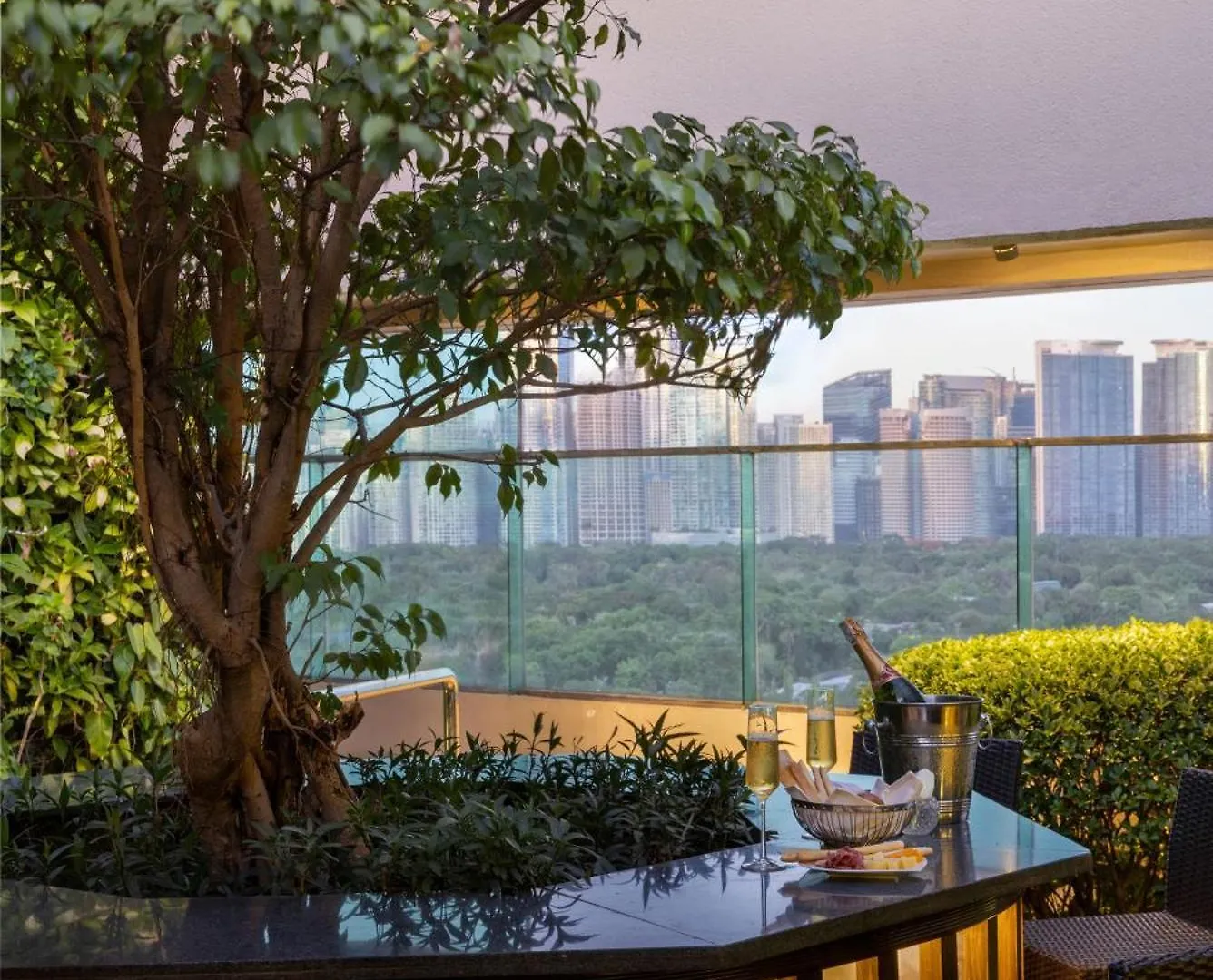Hotel Dusit Thani Manila Makati City
