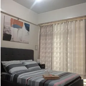 Apartment Unit Walking Distance To Airport